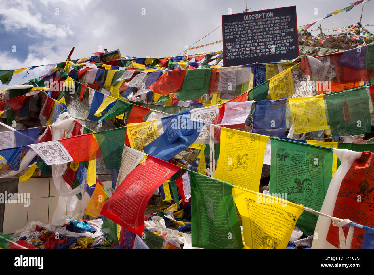 India, Jammu & Kashmir, Ladakh, Leh, Khardung La Pass top, Buddhist prayer flags at summit Stock Photo