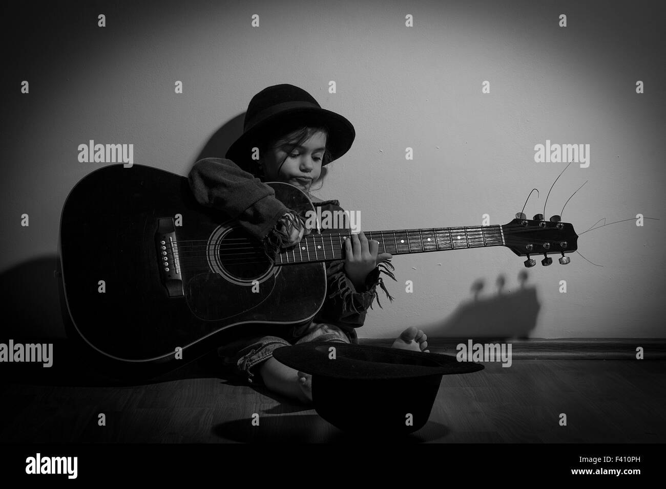 Sad guitar player Black and White Stock Photos & Images Alamy
