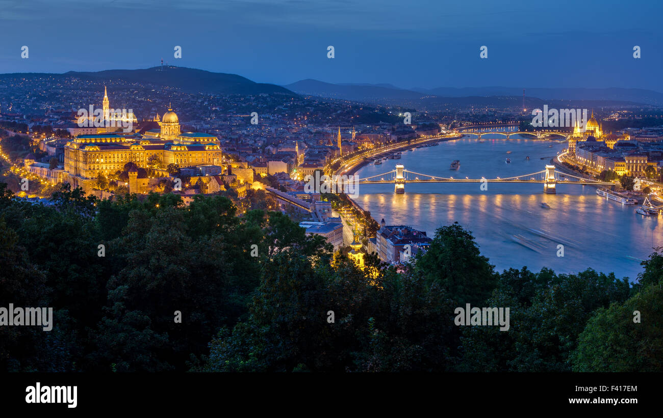 Budapest hungary chain bridge buda castle hi-res stock photography and ...