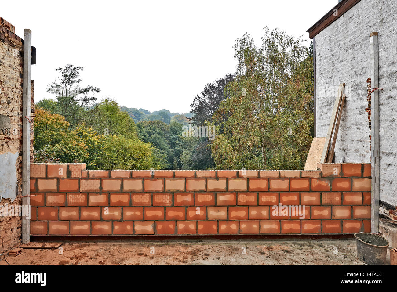 Another brick in the wall hi-res stock photography and images - Alamy