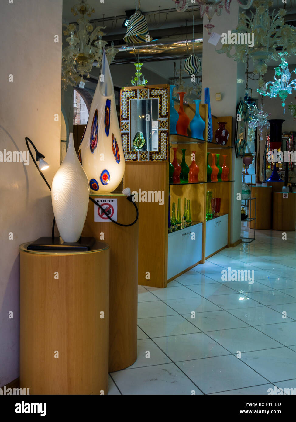 Murano glass shop hires stock photography and images Alamy