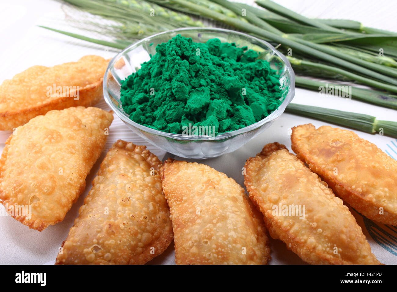 holi gujiya