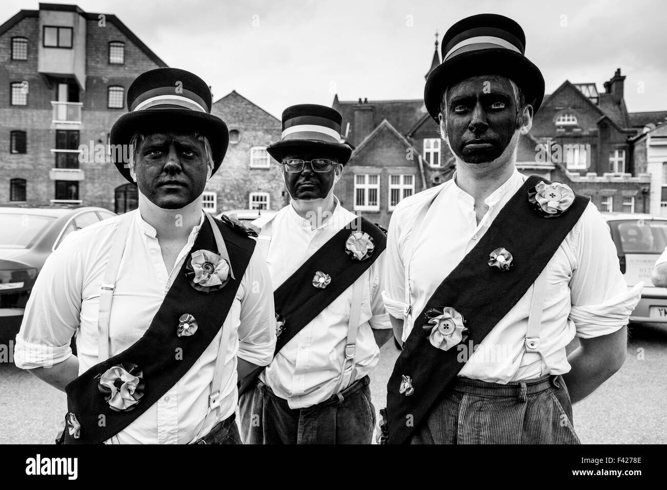 Morris Dancers From Seven Champions Outside The John Harvey Tavern In Lewes During The Towns Annual Folk Festival, Lewes, Sussex Stock Photo