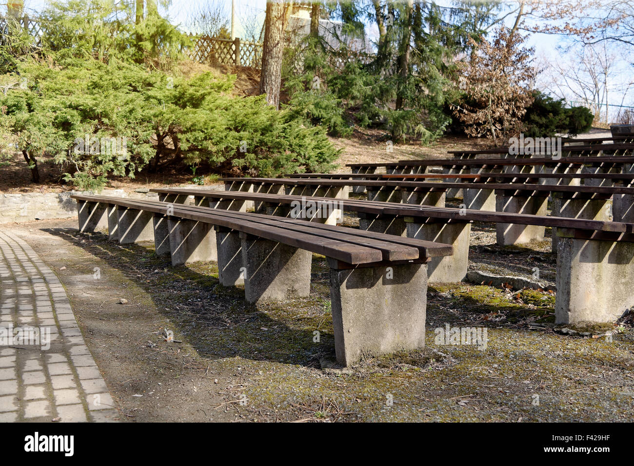 Wooden benches in the city park Stock Photo - Alamy