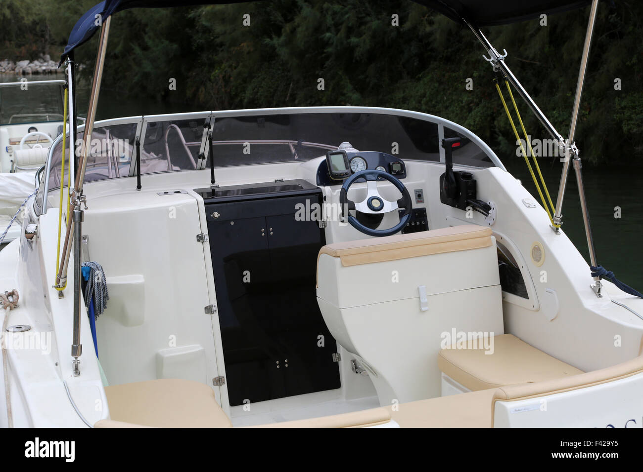 Boat cockpit hires stock photography and images Alamy