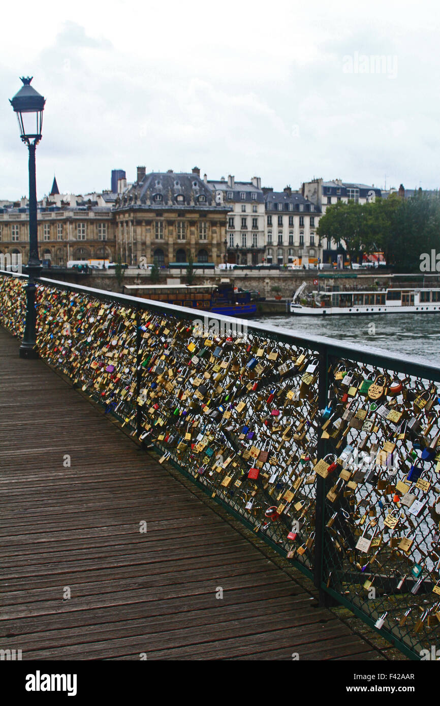 Love Locks on the Pont Neuf bridge in Paris Stock Photo - Alamy