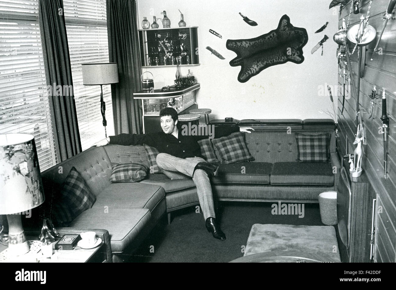 TOM JONES Welsh pop singer at his London home in 1966 Stock Photo - Alamy