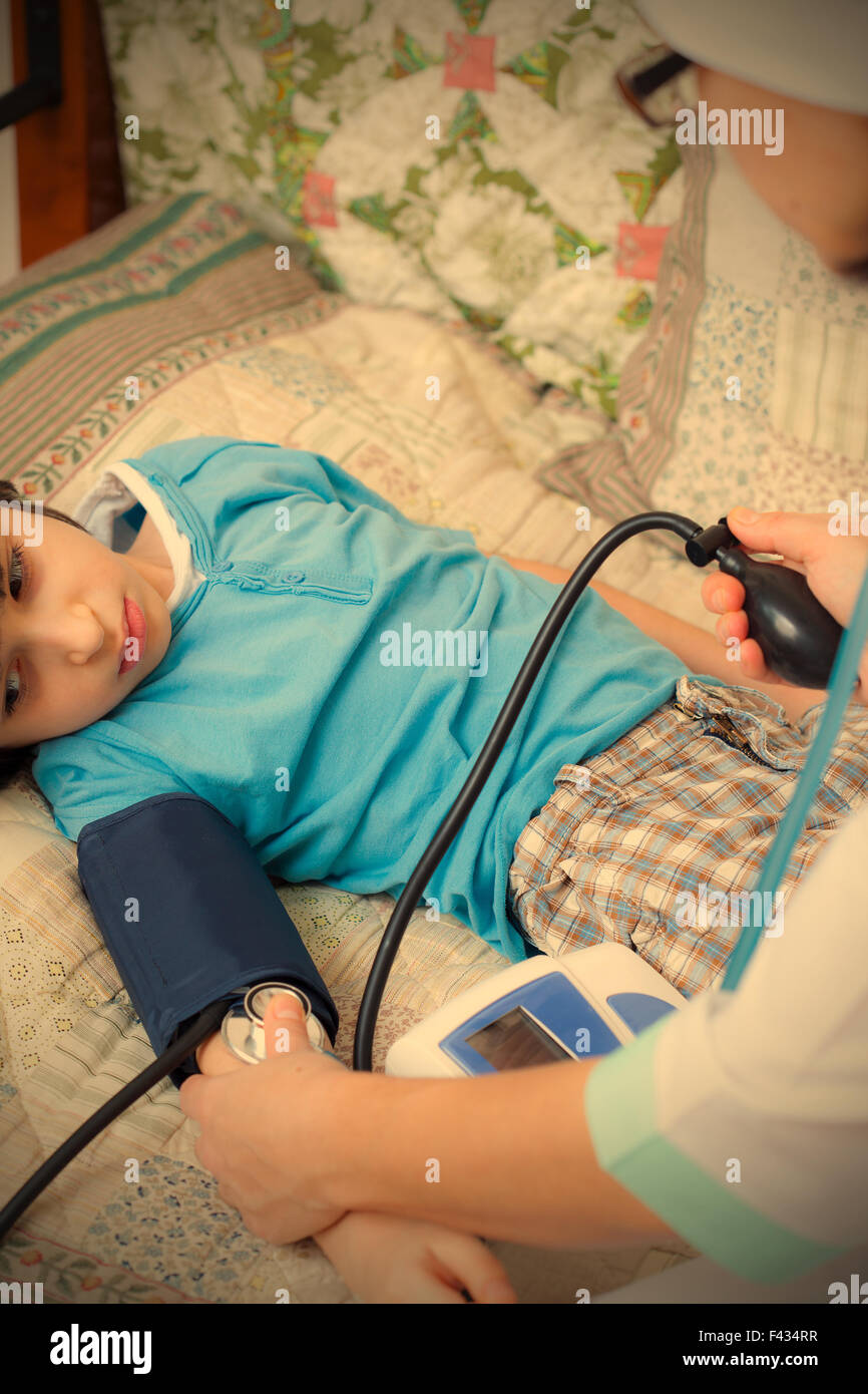 Doctor Measure Blood Pressure Stock Photo Alamy Doctor Measure Blood Pressure Stock Photo Alamy