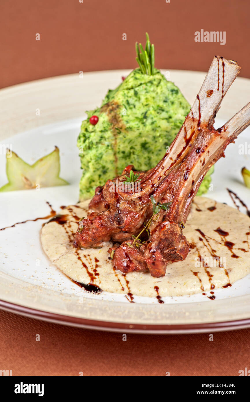 Roast goat ribs hi-res stock photography and images - Alamy