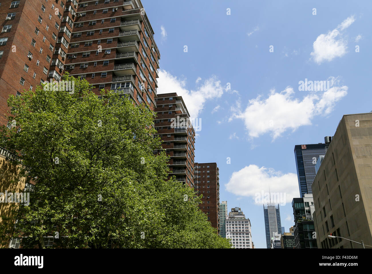 Image showcasing Midtown apartments hi-res stock photography and images - Alamy