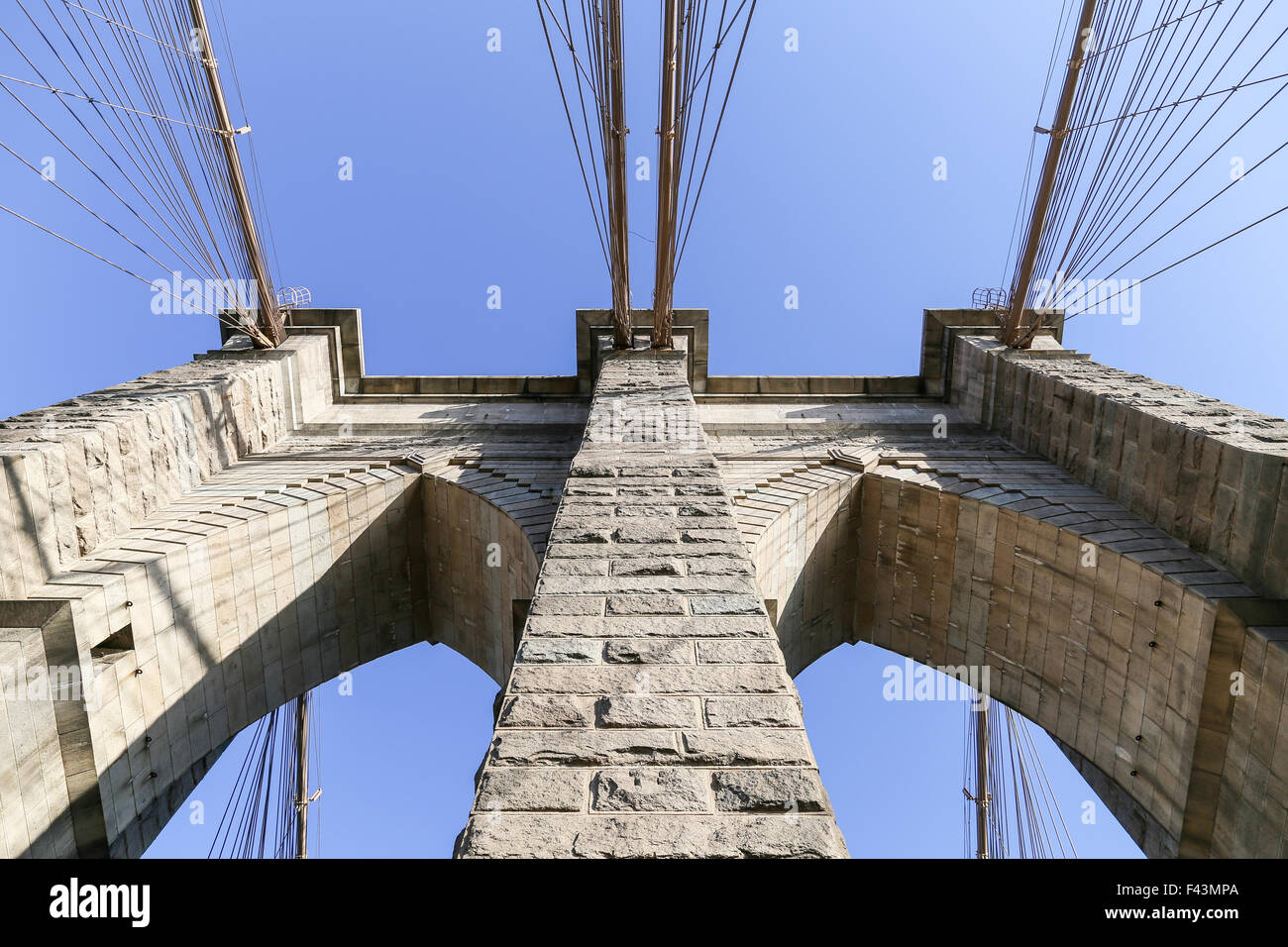 Brooklyn Bridge Pillar Stock Photo Alamy