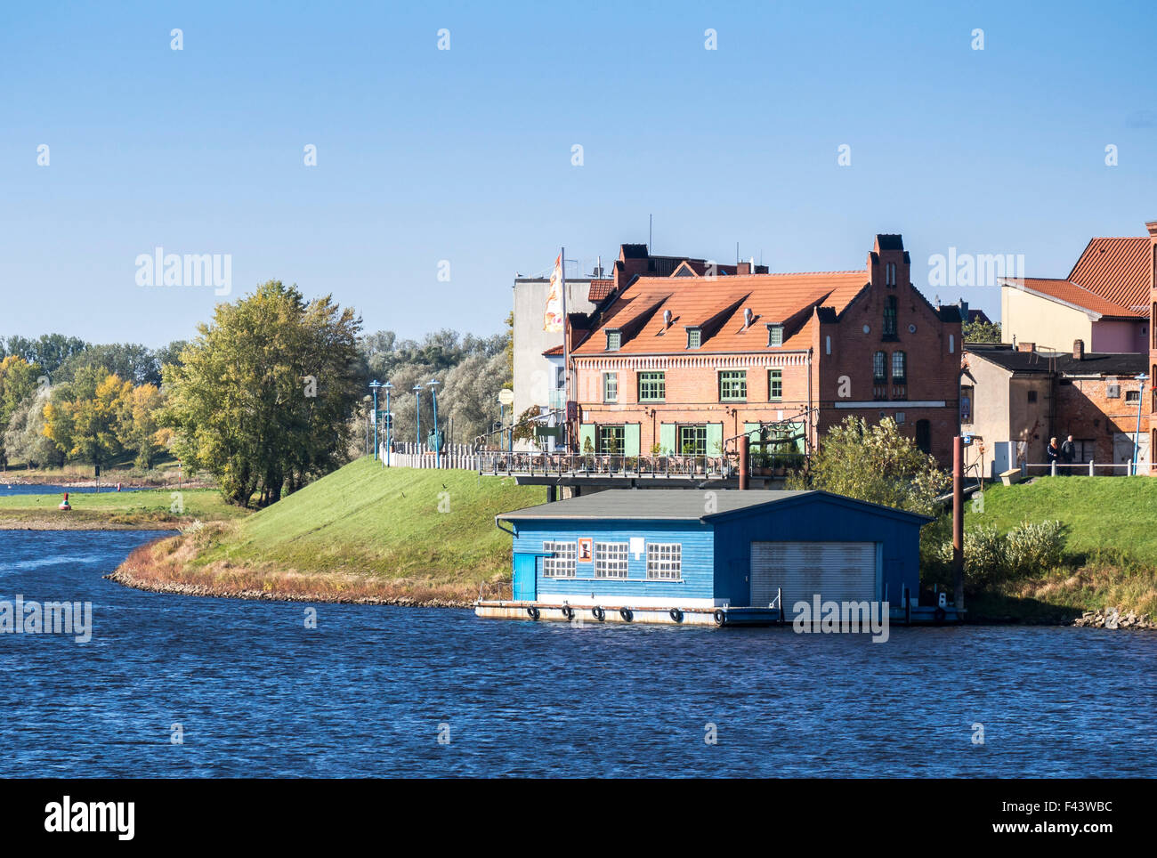 At the harbor of Wittenberge, river Elbe, boathouse and restaurant, Elbe Cycle Route, between Dömitz and Havelberg, Brandenburg, Stock Photo