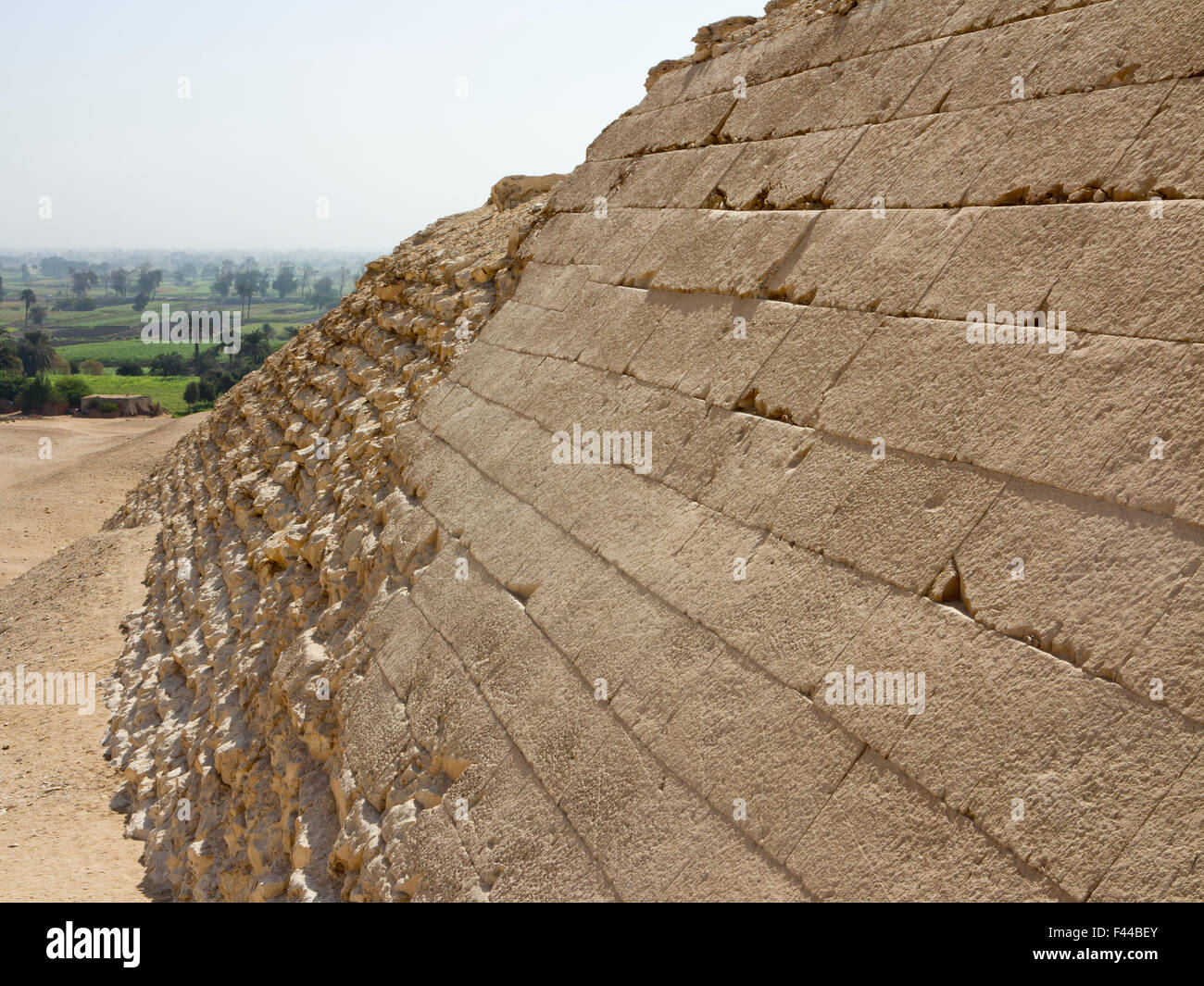 The Meidum Pyramid Known as the ‘Collapsed Pyramid of  Meidum  near the Fayoum, Nile Valley, Egypt. Stock Photo