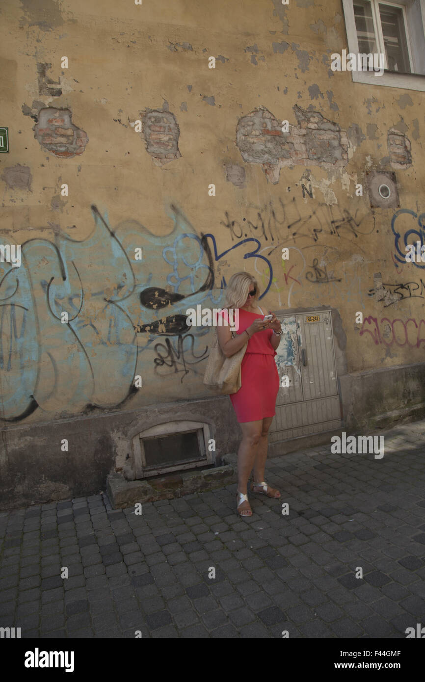 Woman alone street hi-res stock photography and images - Alamy