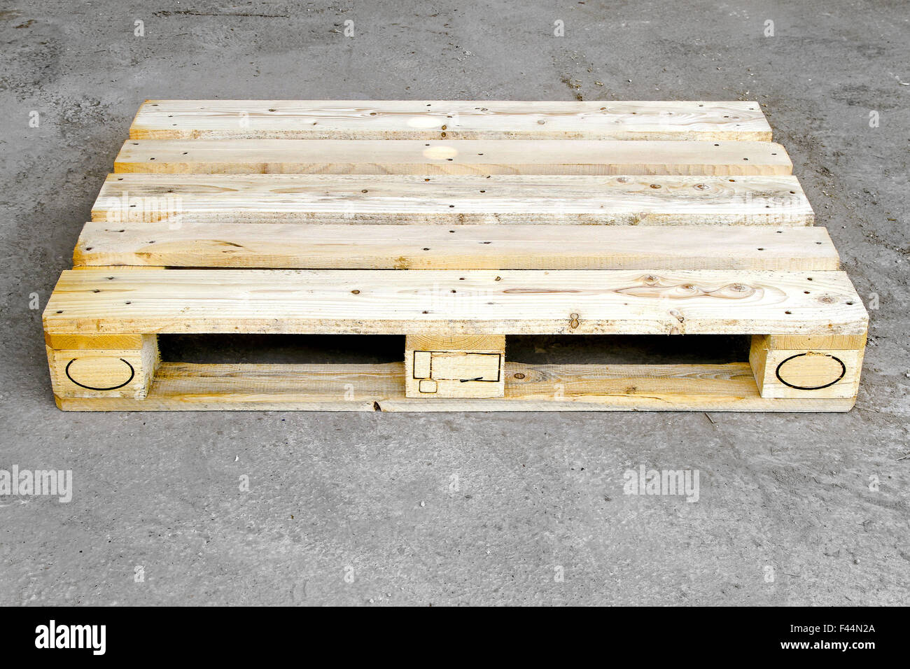 Standard pallet hires stock photography and images Alamy