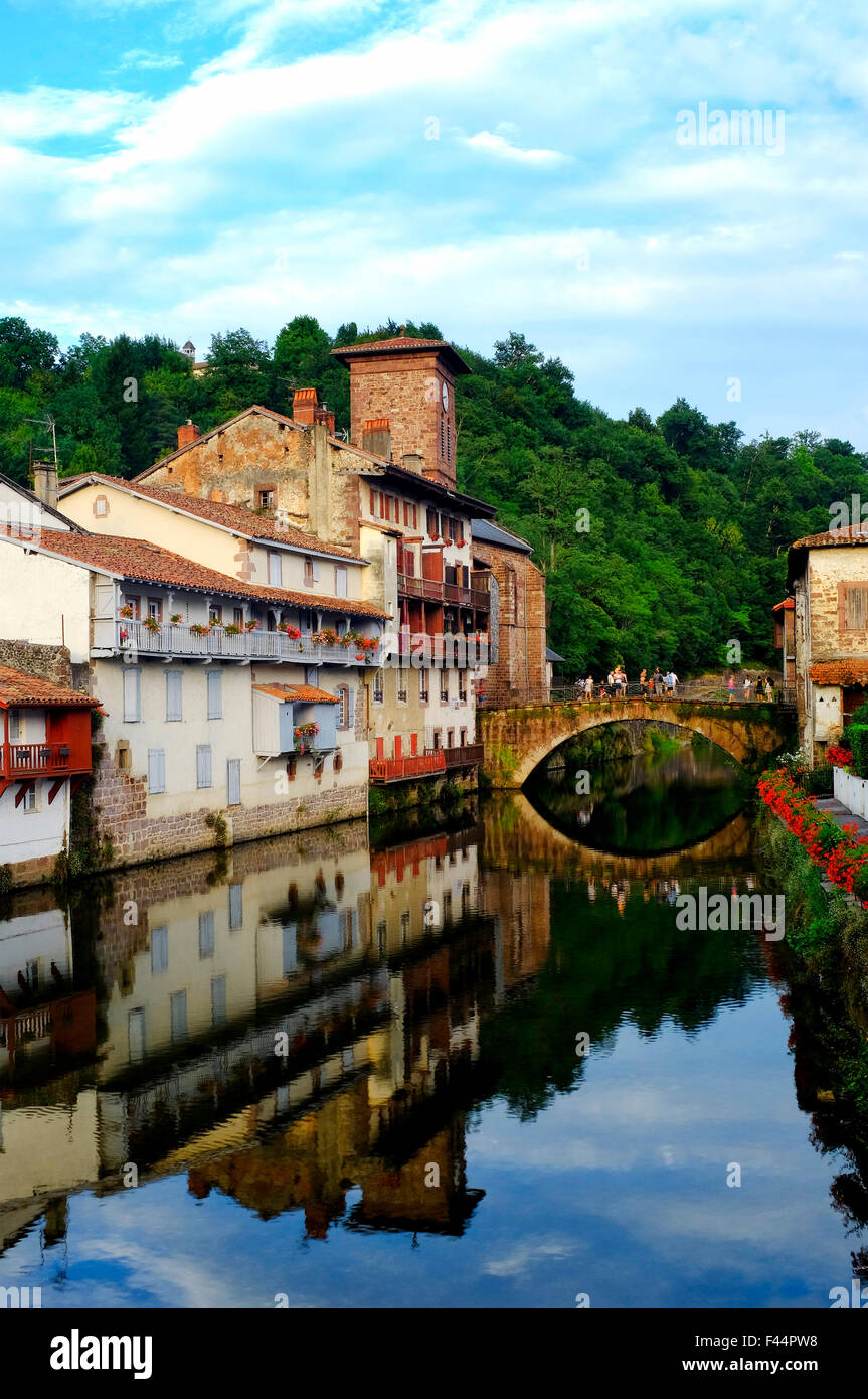 The River Nive in Saint-Jean-Pied-de-Port, France Stock Photo - Alamy