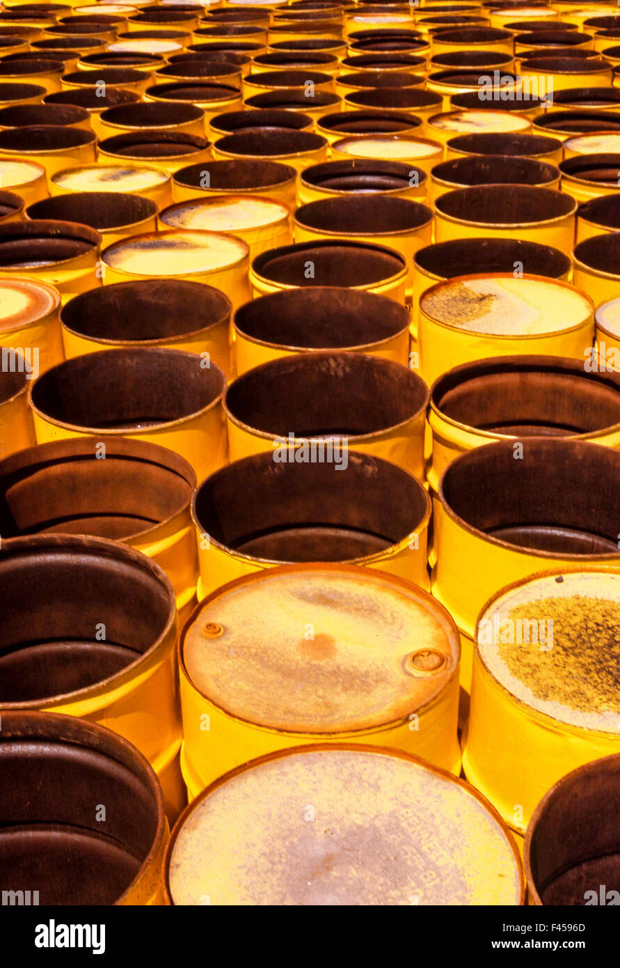 55 gallon drums hires stock photography and images Alamy