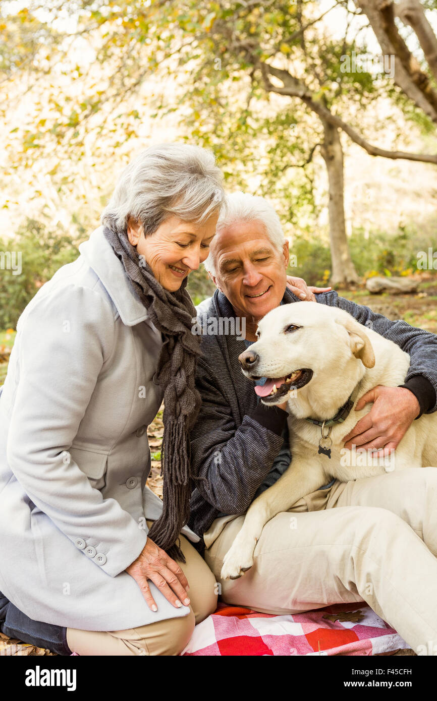 Senior couple in the park Stock Photo - Alamy