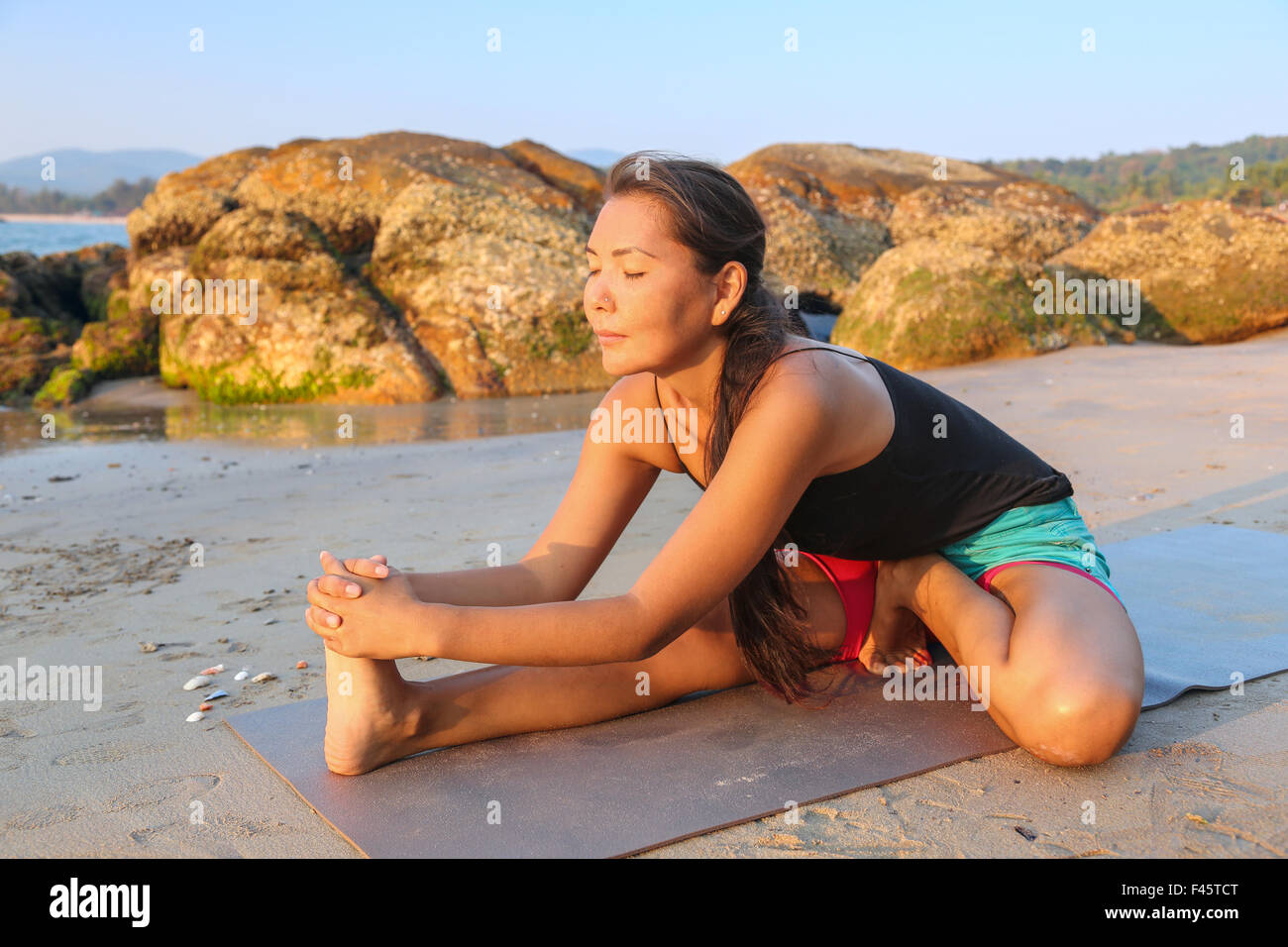 Yoga beautiful woman hi-res stock photography and images - Alamy