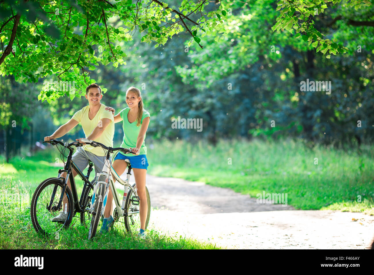 Couple in the park Stock Photo - Alamy