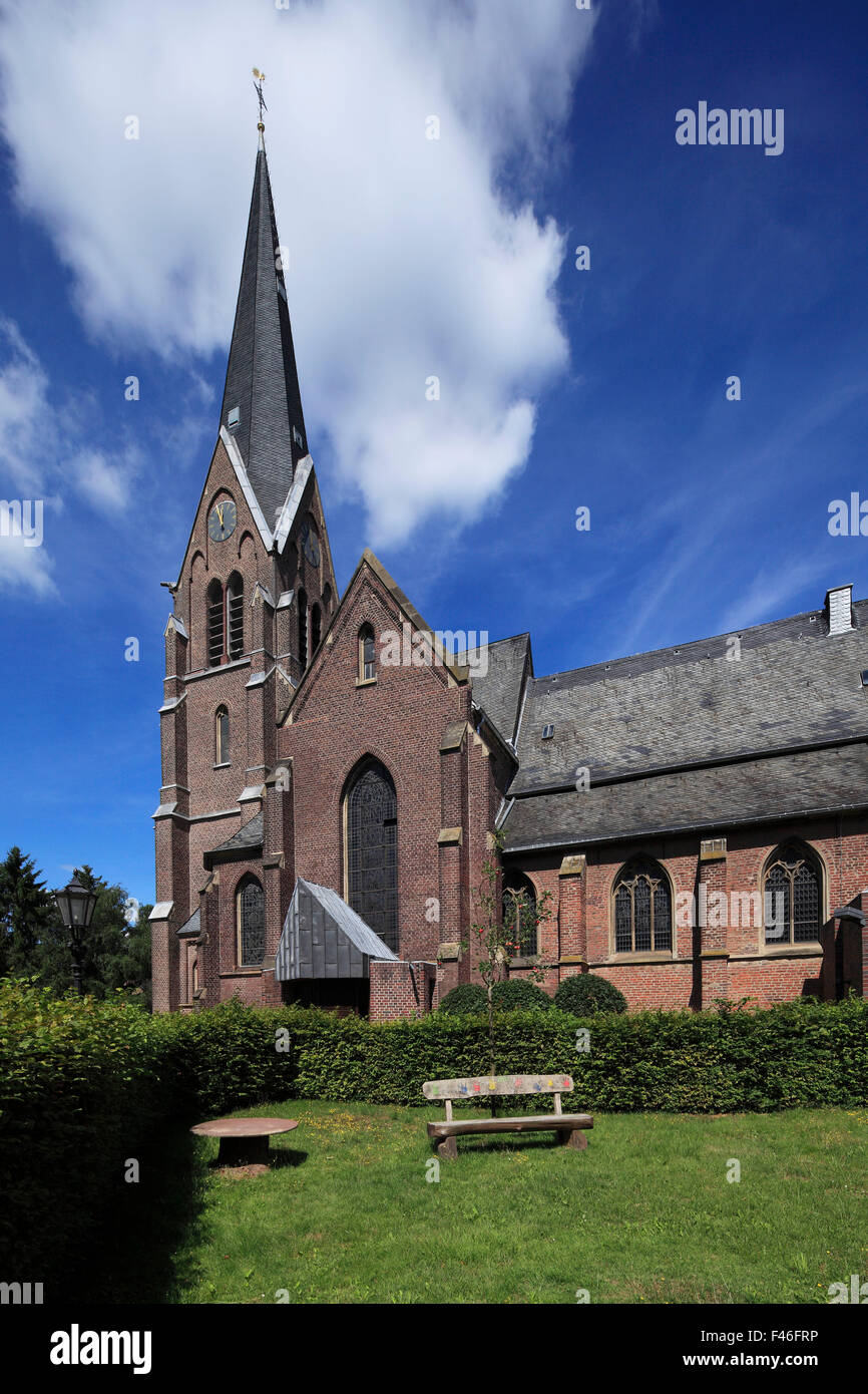 Katholische Pfarrkirche St. Peter in Viersen-Boisheim, Niederrhein, Nordrhein-Westfalen Stock Photo
