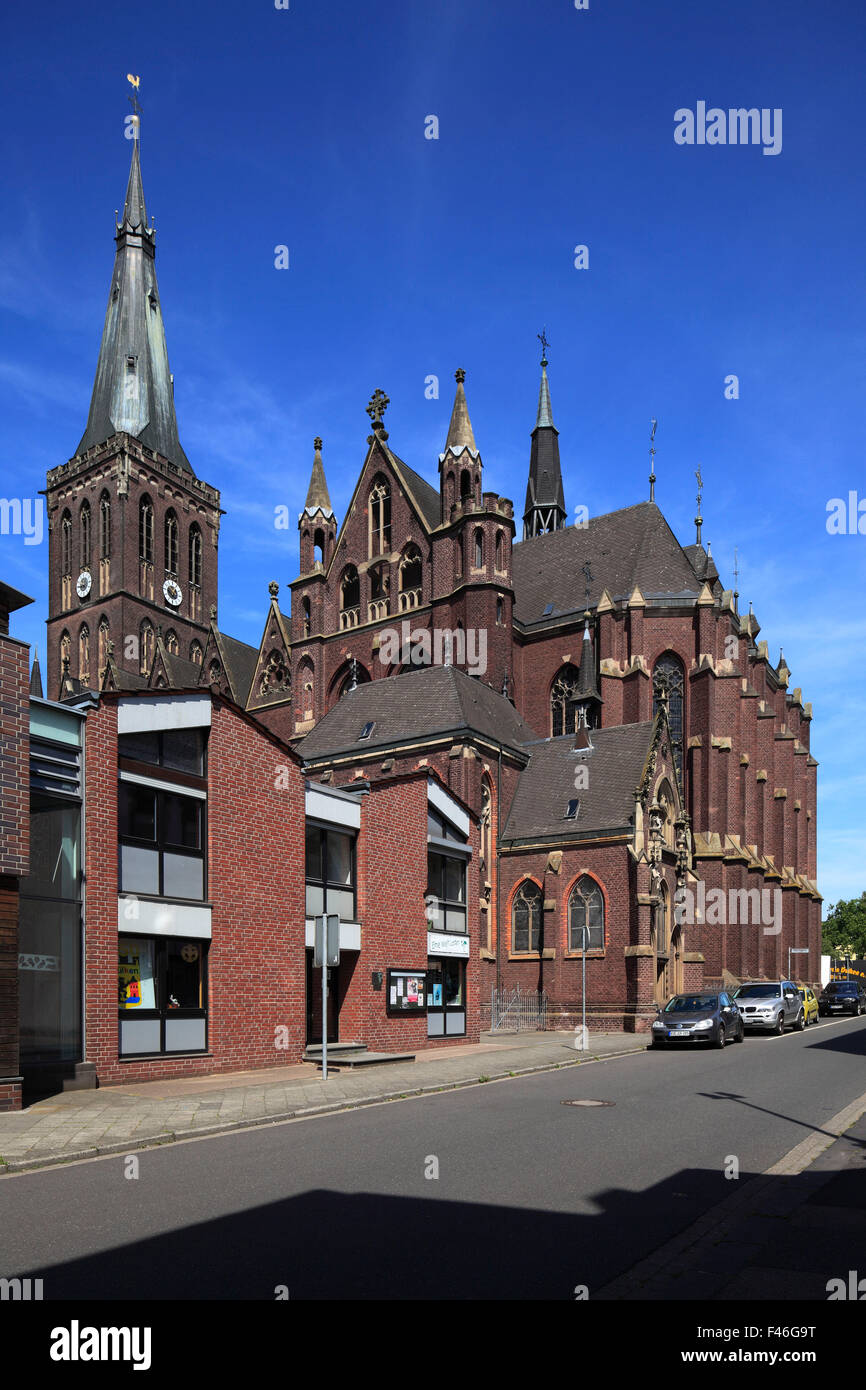 Katholische Pfarrkirche Sankt Cornelius in Viersen-Duelken, Niederrhein, Nordrhein-Westfalen Stock Photo
