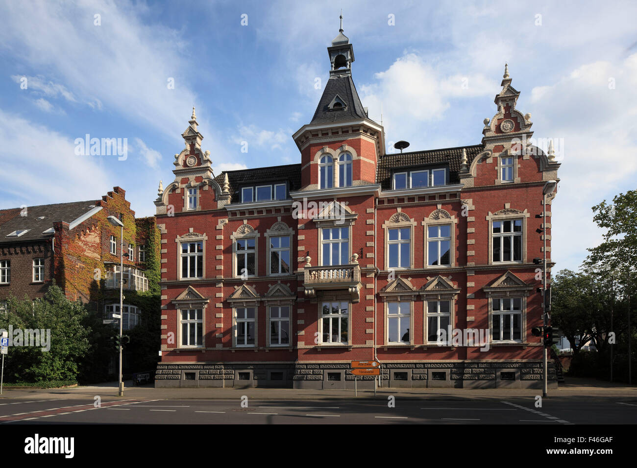 Ehemaliges Rathaus an der Toenisvorster Strasse in Viersen-Suechteln, Niederrhein, Nordrhein-Westfalen Stock Photo