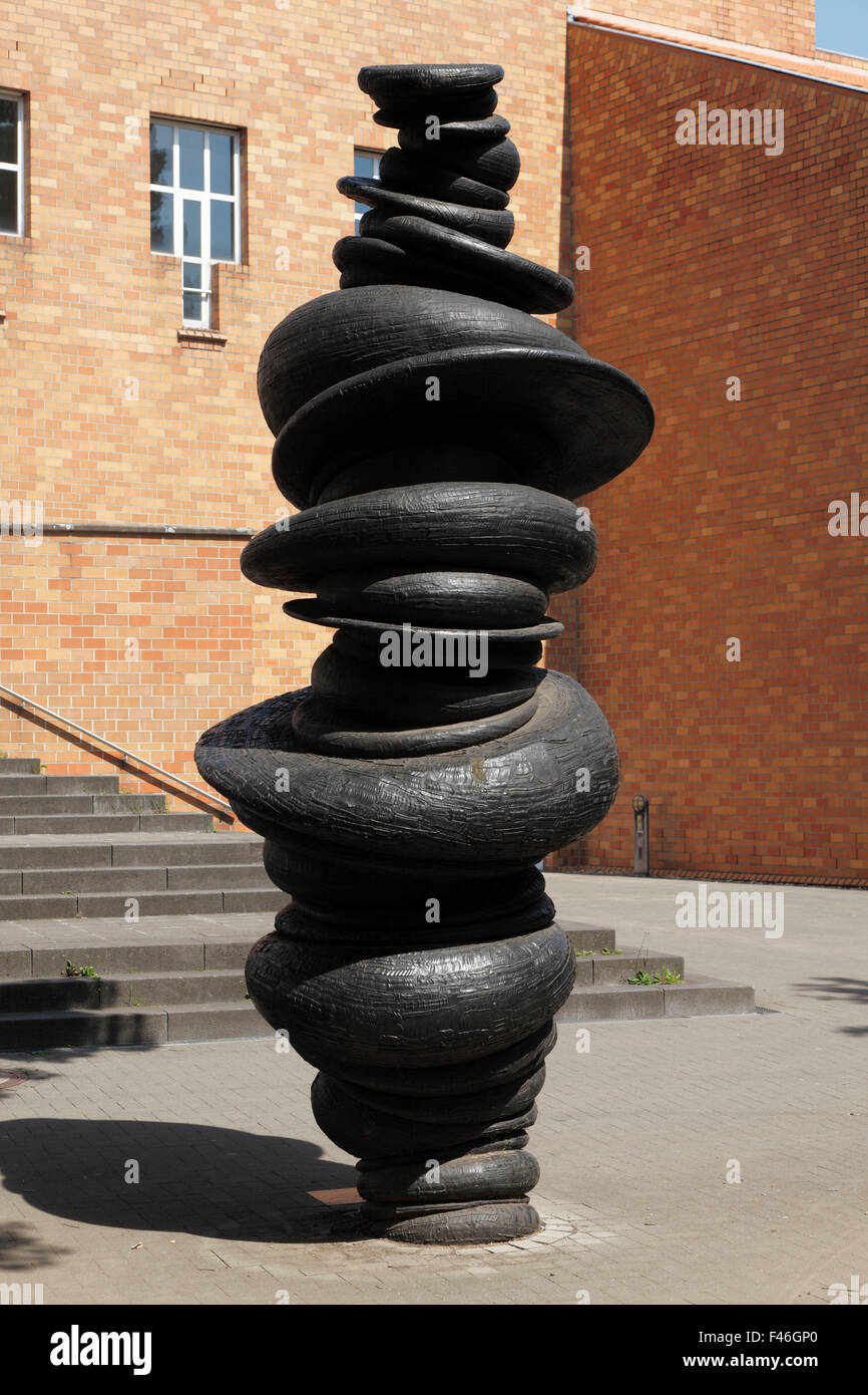 Skulptur 'Wirbelsaeule - the articulated column' von Anthony Cragg in der Skulpturensammlung Viersen, Niederrhein, Nordrhein-Westfalen Stock Photo