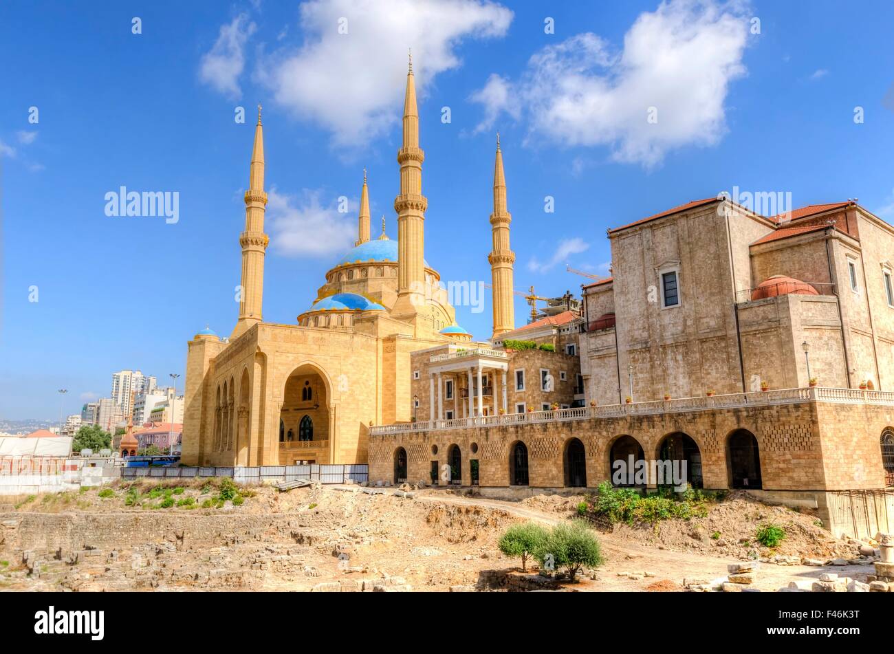 A view of the Saint George Maronite Cathedral and the Mohammad Al-Amin Mosque at the historic centre of Beirut, in Lebanon, down Stock Photo