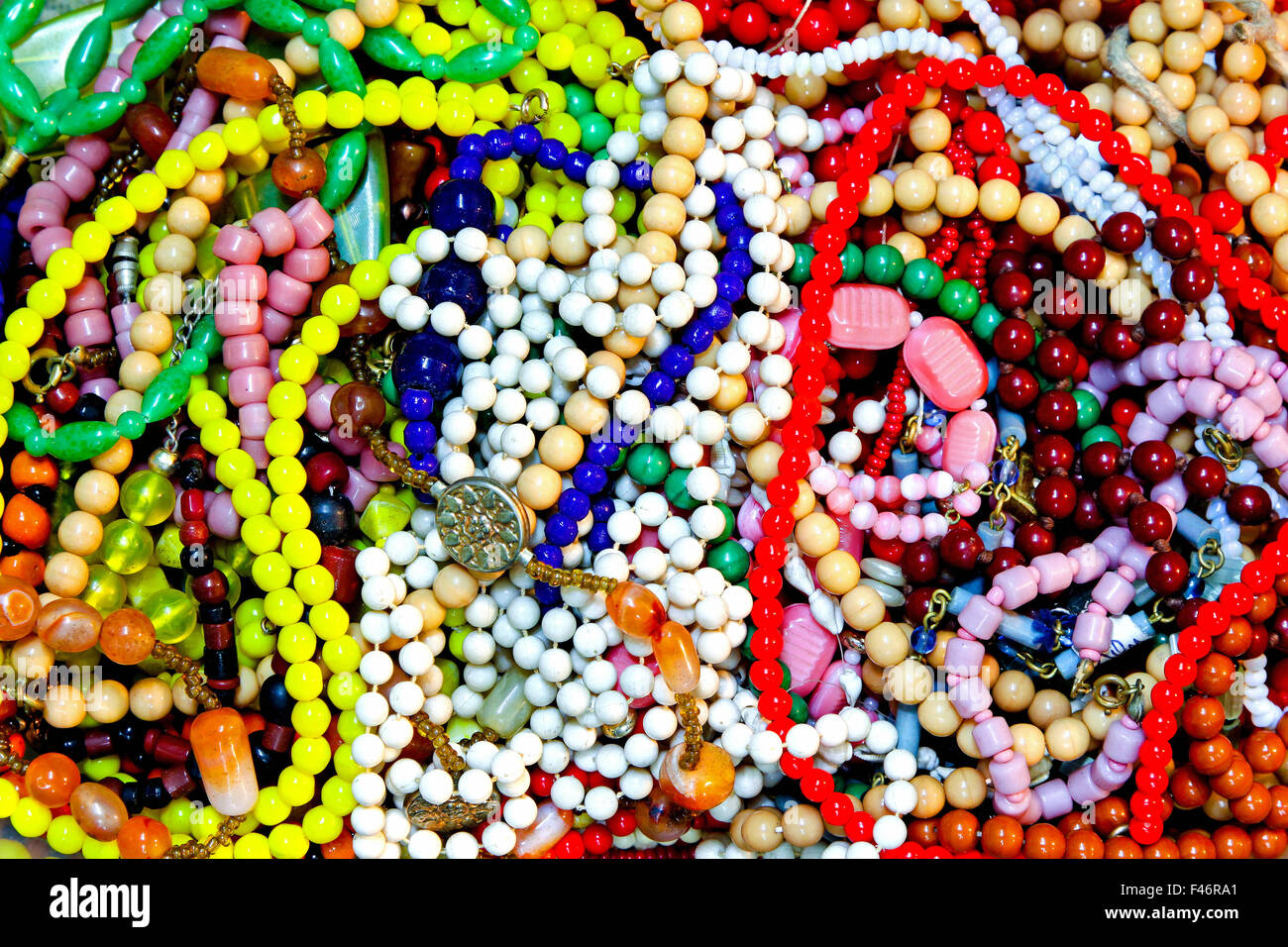 Pile of jewelry hi-res stock photography and images - Alamy