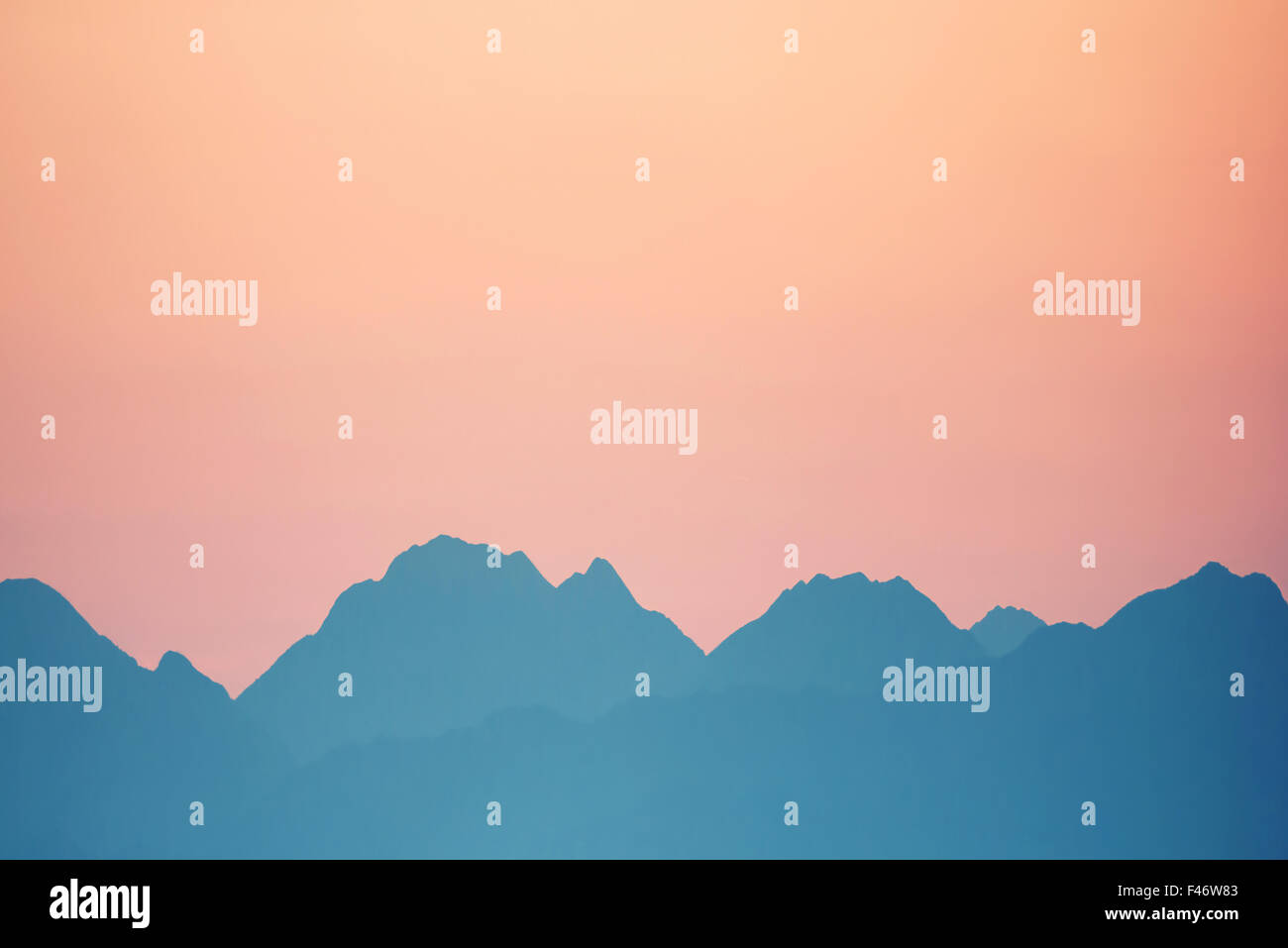 Sunset over mountains hi-res stock photography and images - Alamy