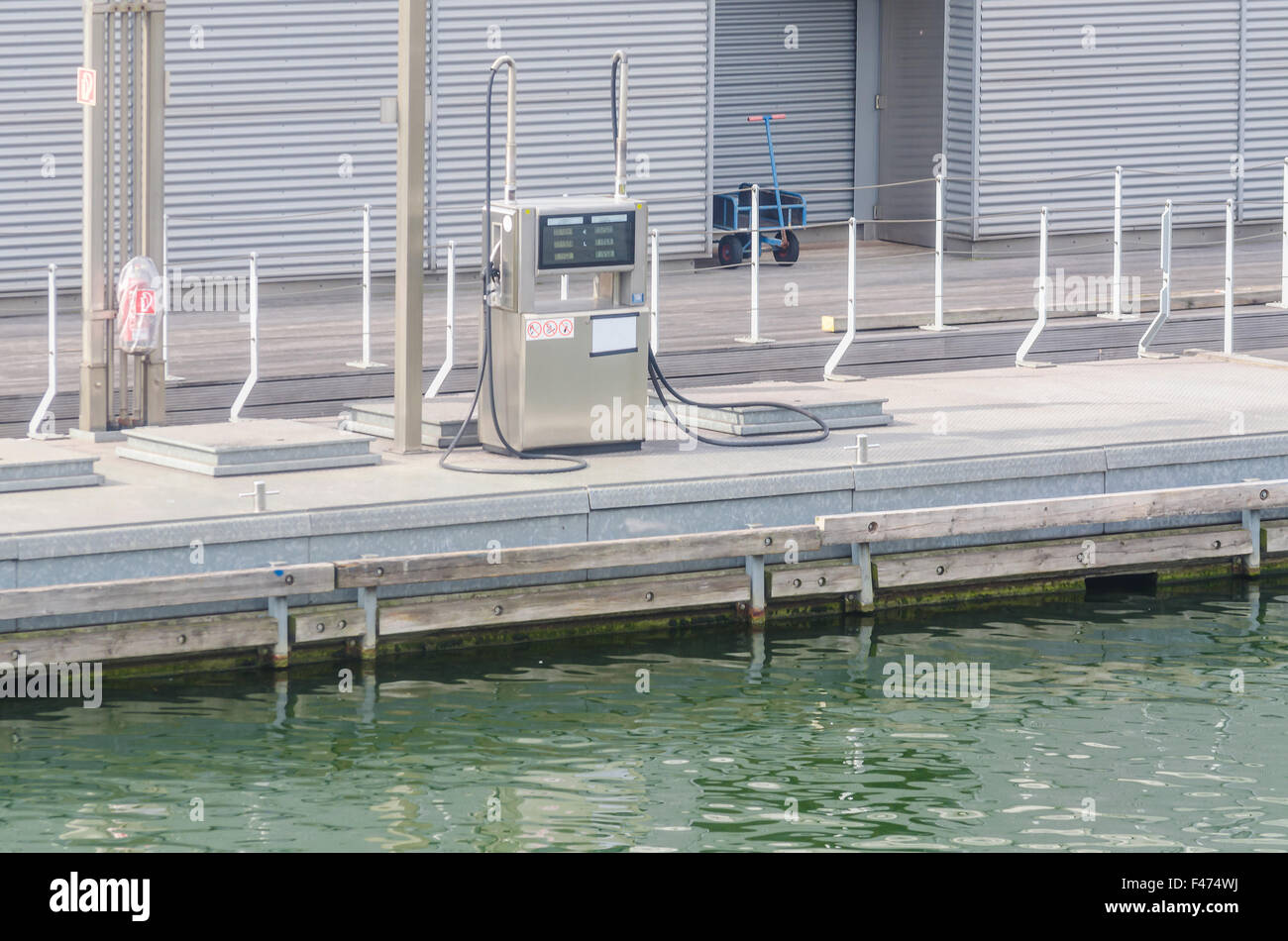 Ship gas station hires stock photography and images Alamy