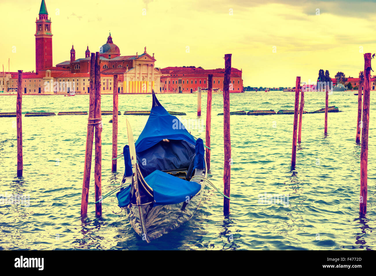 Gondola sunset hi-res stock photography and images - Alamy