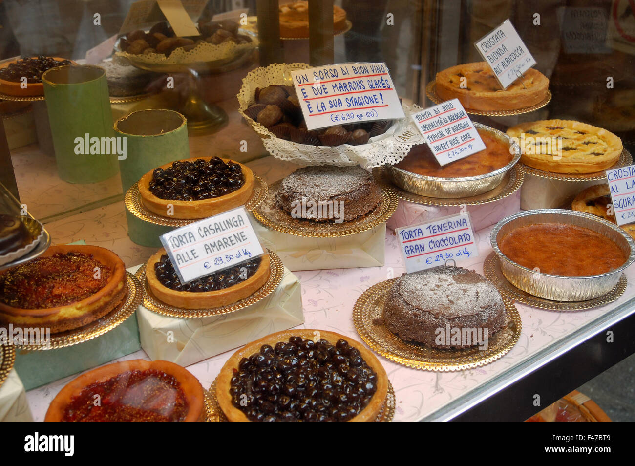 Pastries and cakes hires stock photography and images Alamy