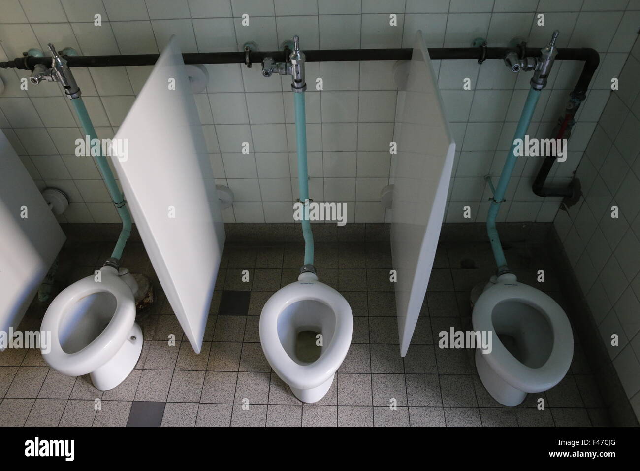 Primary school toilets hires stock photography and images Alamy