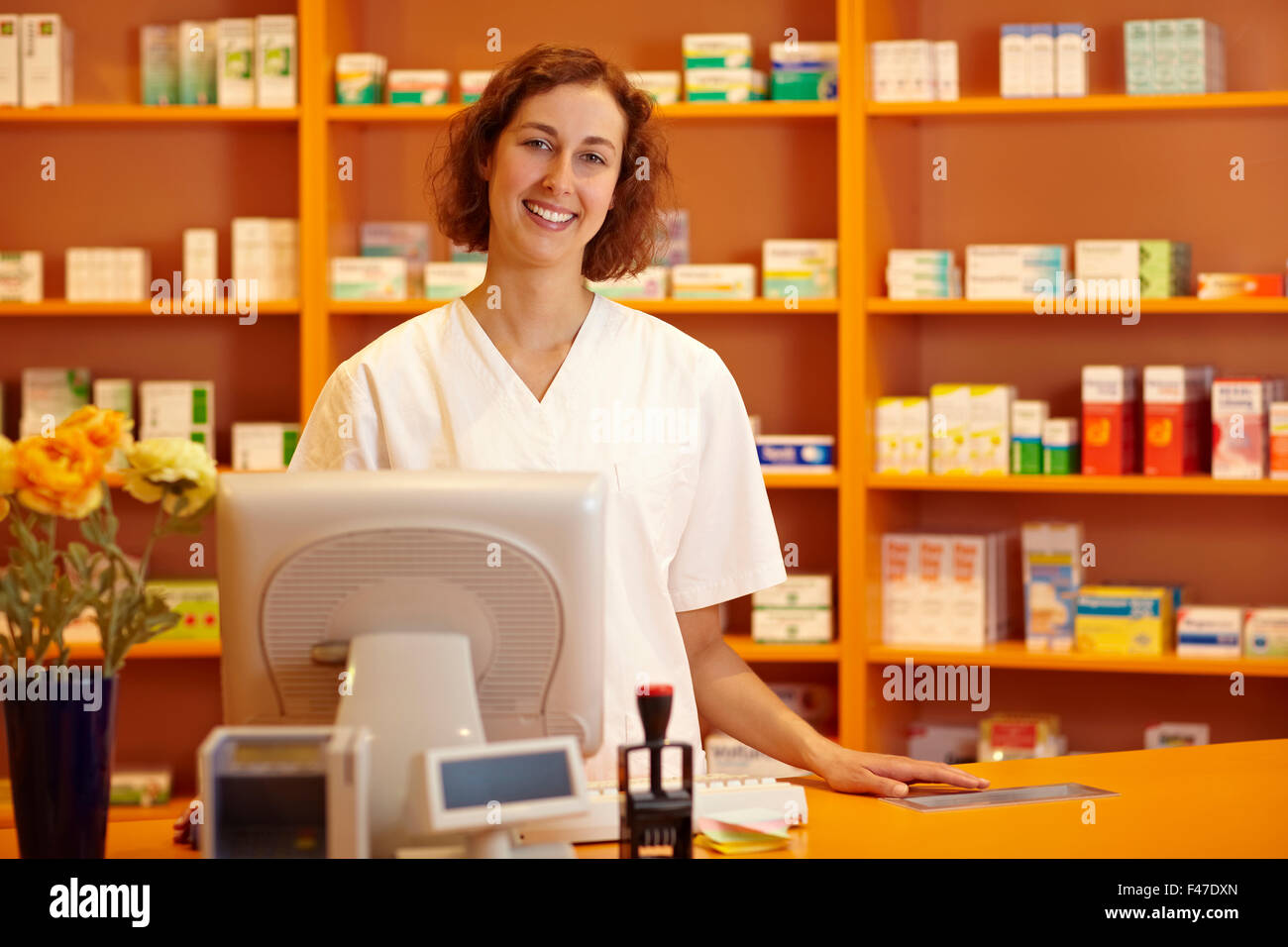 Behind the counter medicines hi-res stock photography and images - Alamy