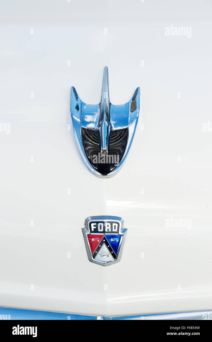 1956 Ford hood ornament and badge on car bonnet. Classic American car Stock Photo