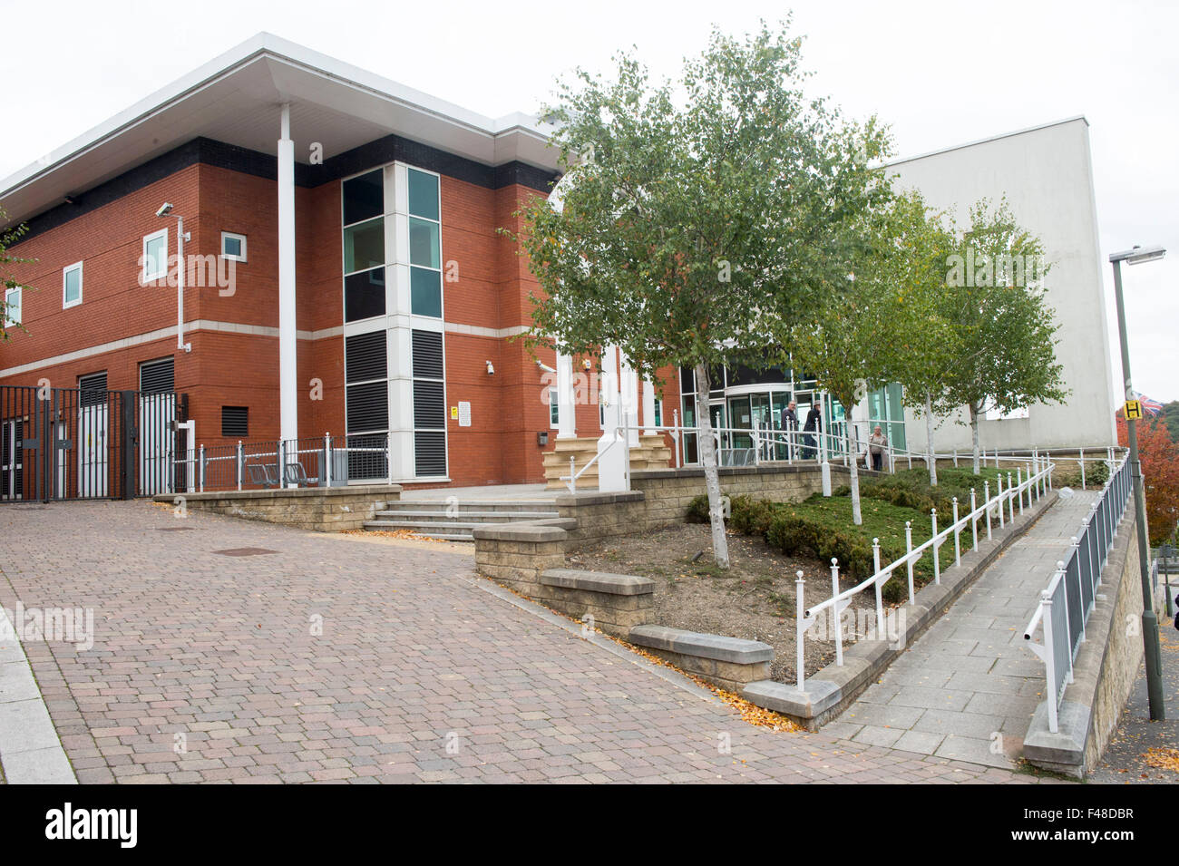 Chesterfield Law Centre Magistrates Court building Stock Photo Alamy