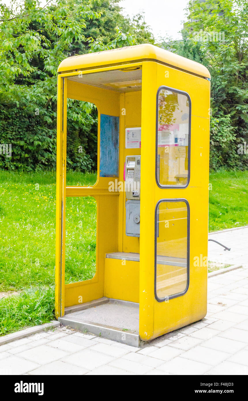 Old Yellow Phone Booth High Resolution Stock Photography and Images - Alamy