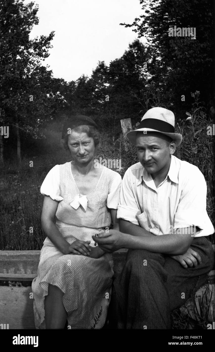 Husband and wife portrait 1930s Americana stoic tough Stock Photo