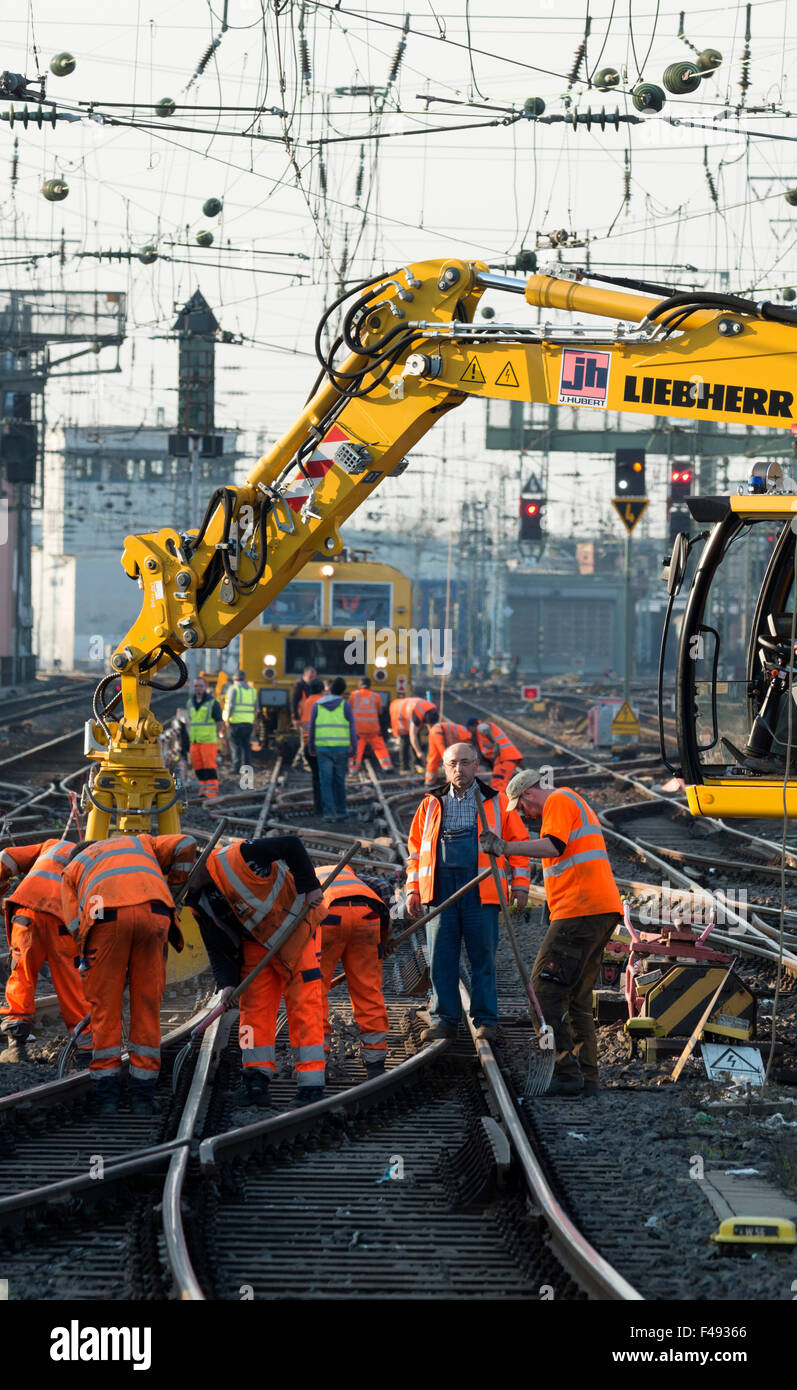 Railroad track maintenance hires stock photography and images Alamy