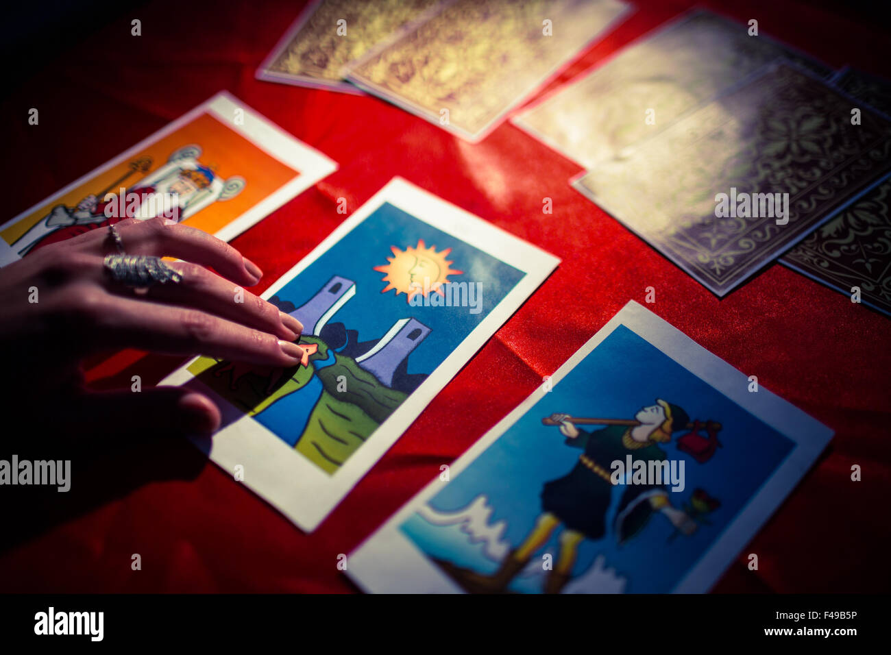 Tarot cards hi-res stock photography and images - Alamy