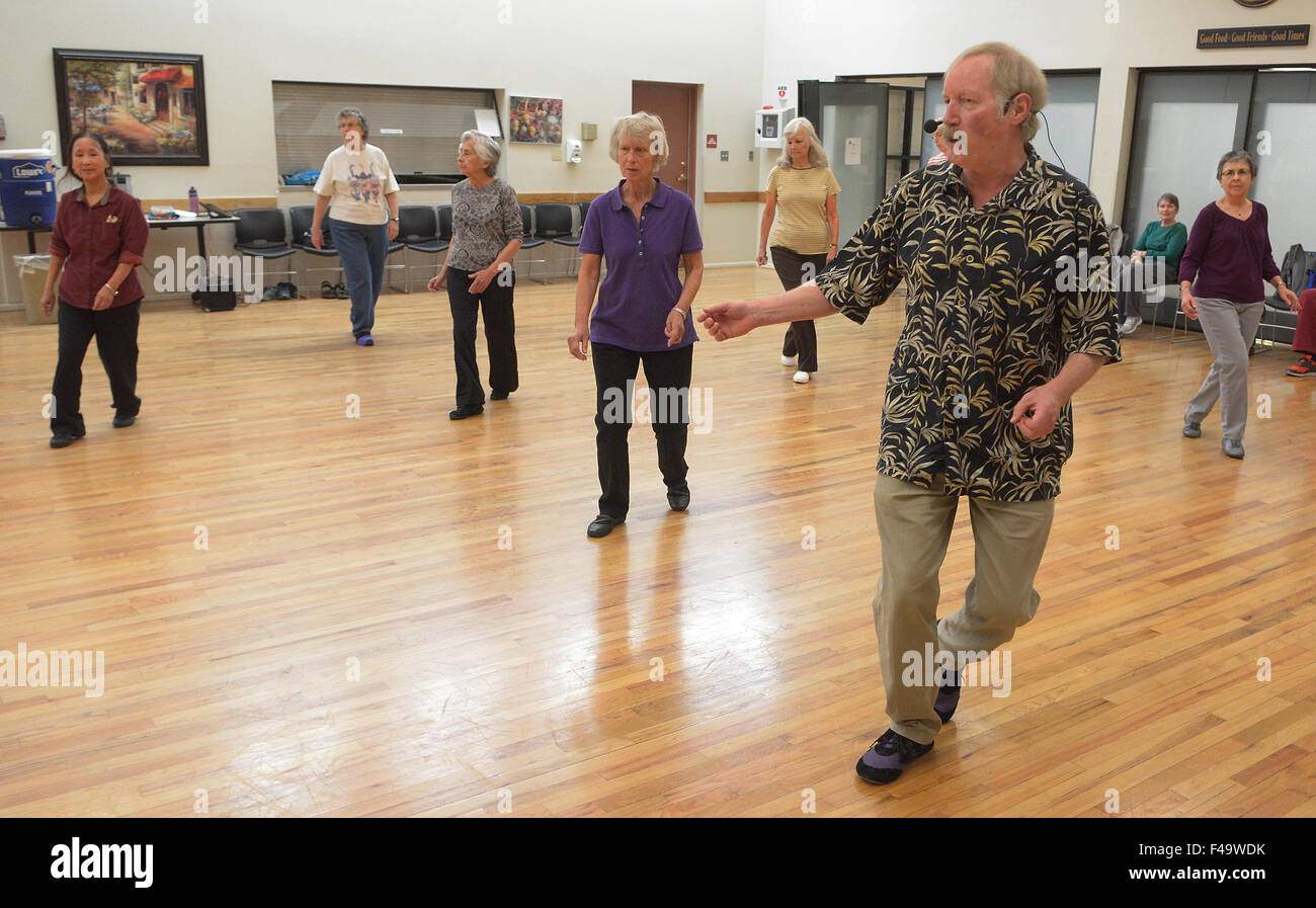 Line dance class hi-res stock photography and images - Alamy