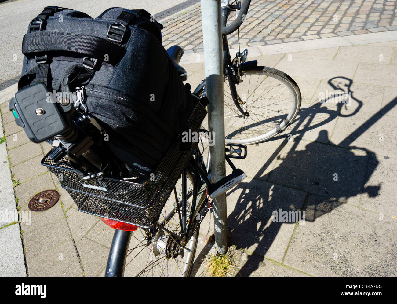 bike with rear basket