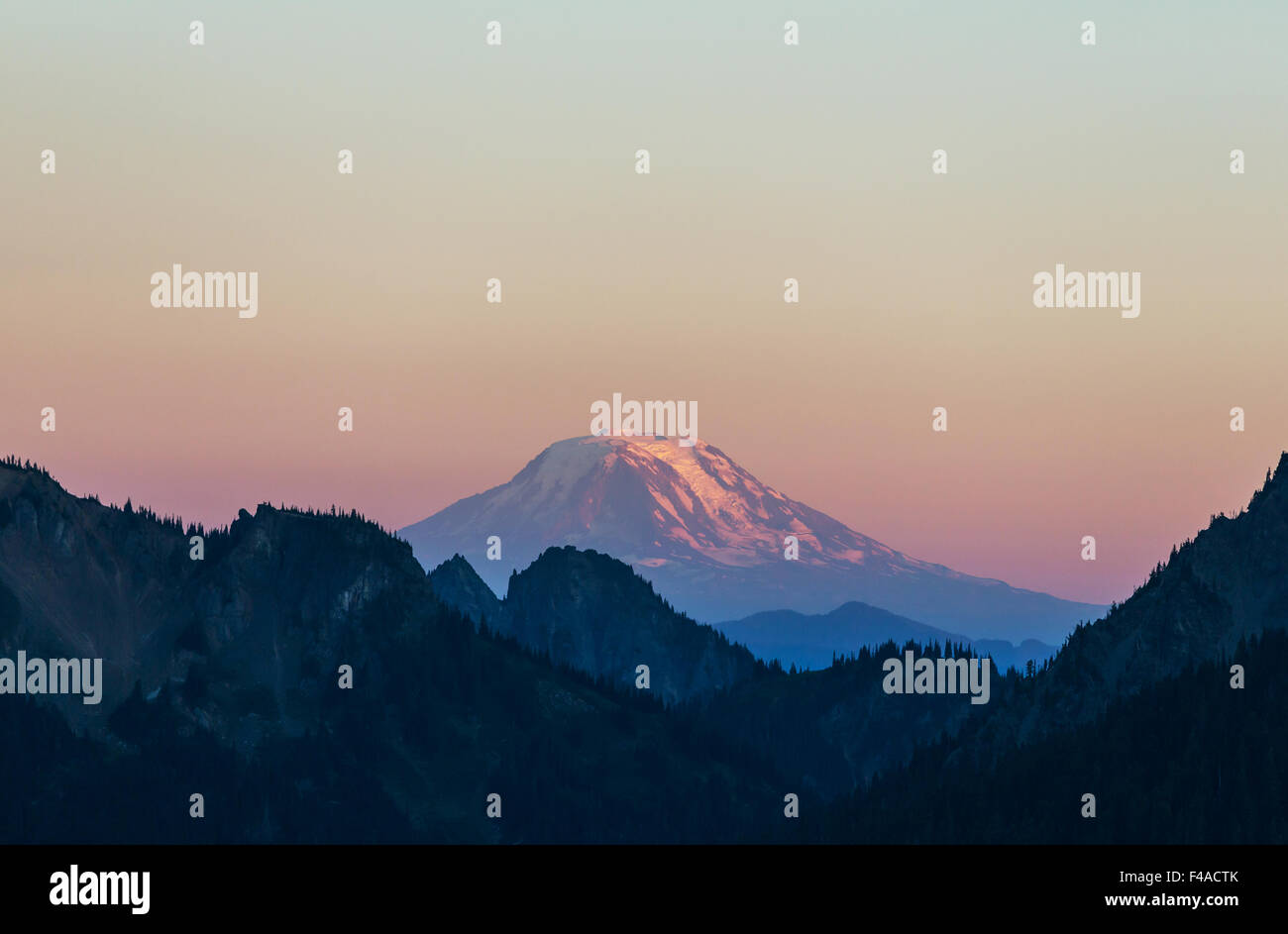 Mt adams sunset hi-res stock photography and images - Alamy