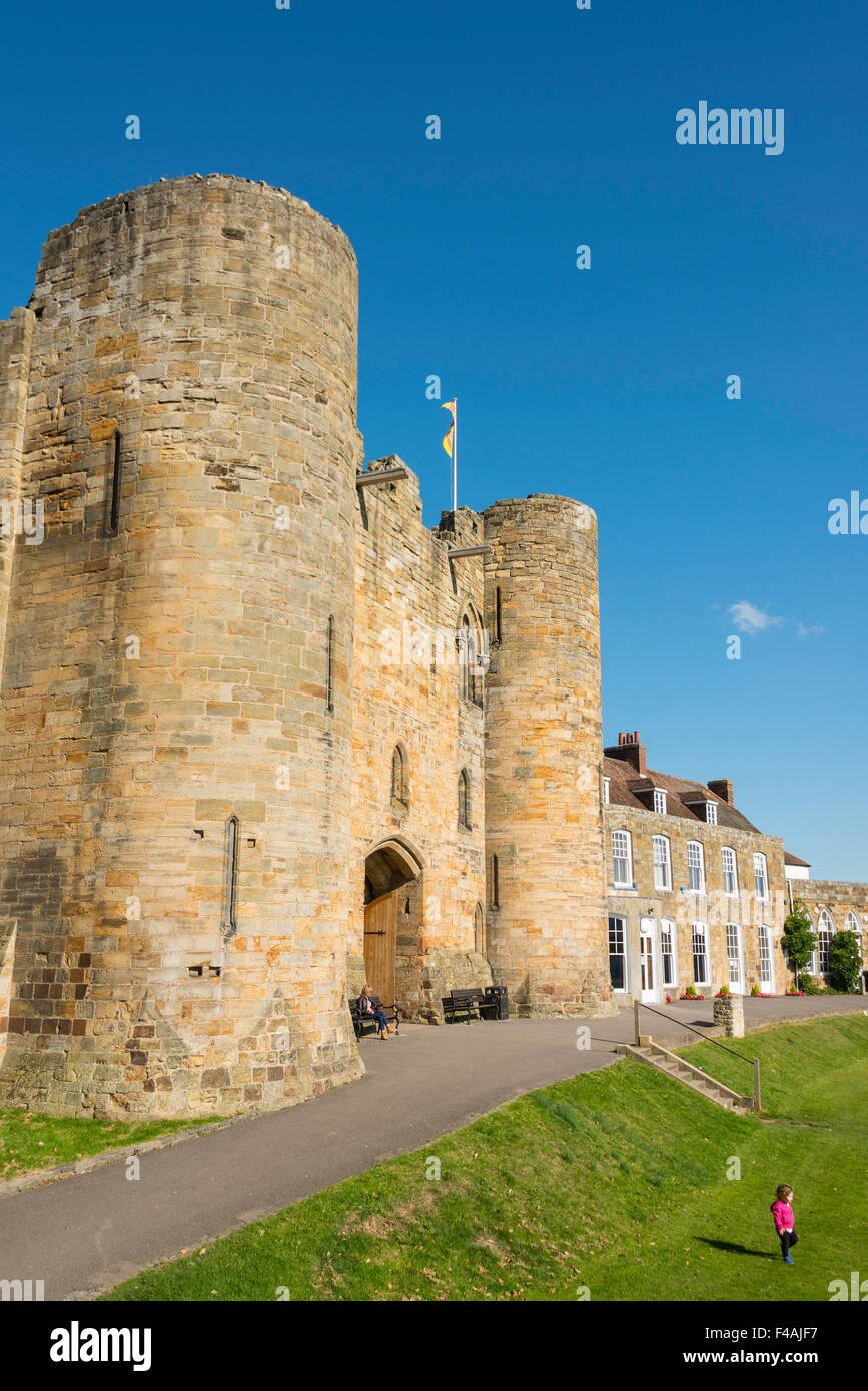 Tonbridge castle hi-res stock photography and images - Alamy