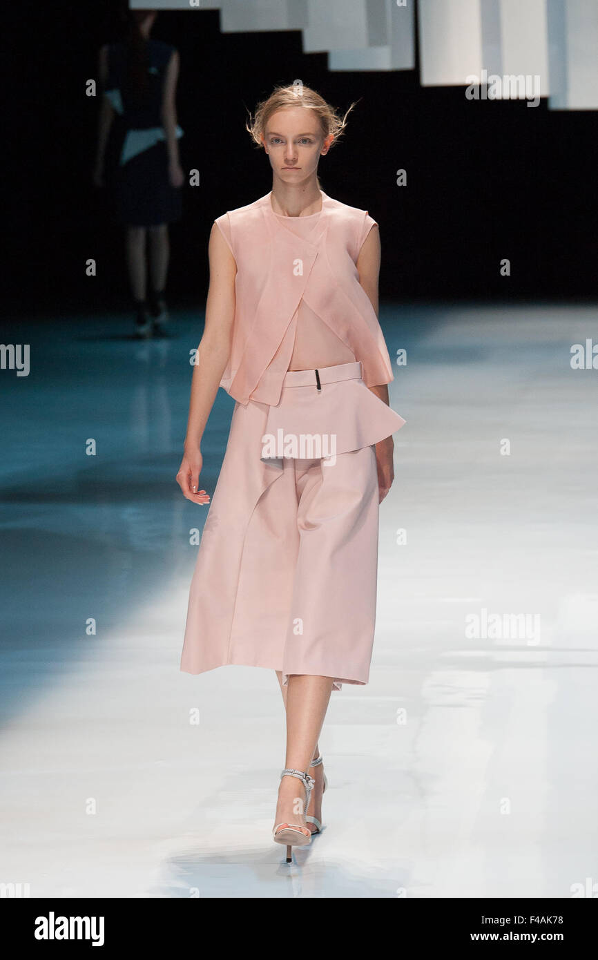 Fashion show hanae mori hi-res stock photography and images - Alamy