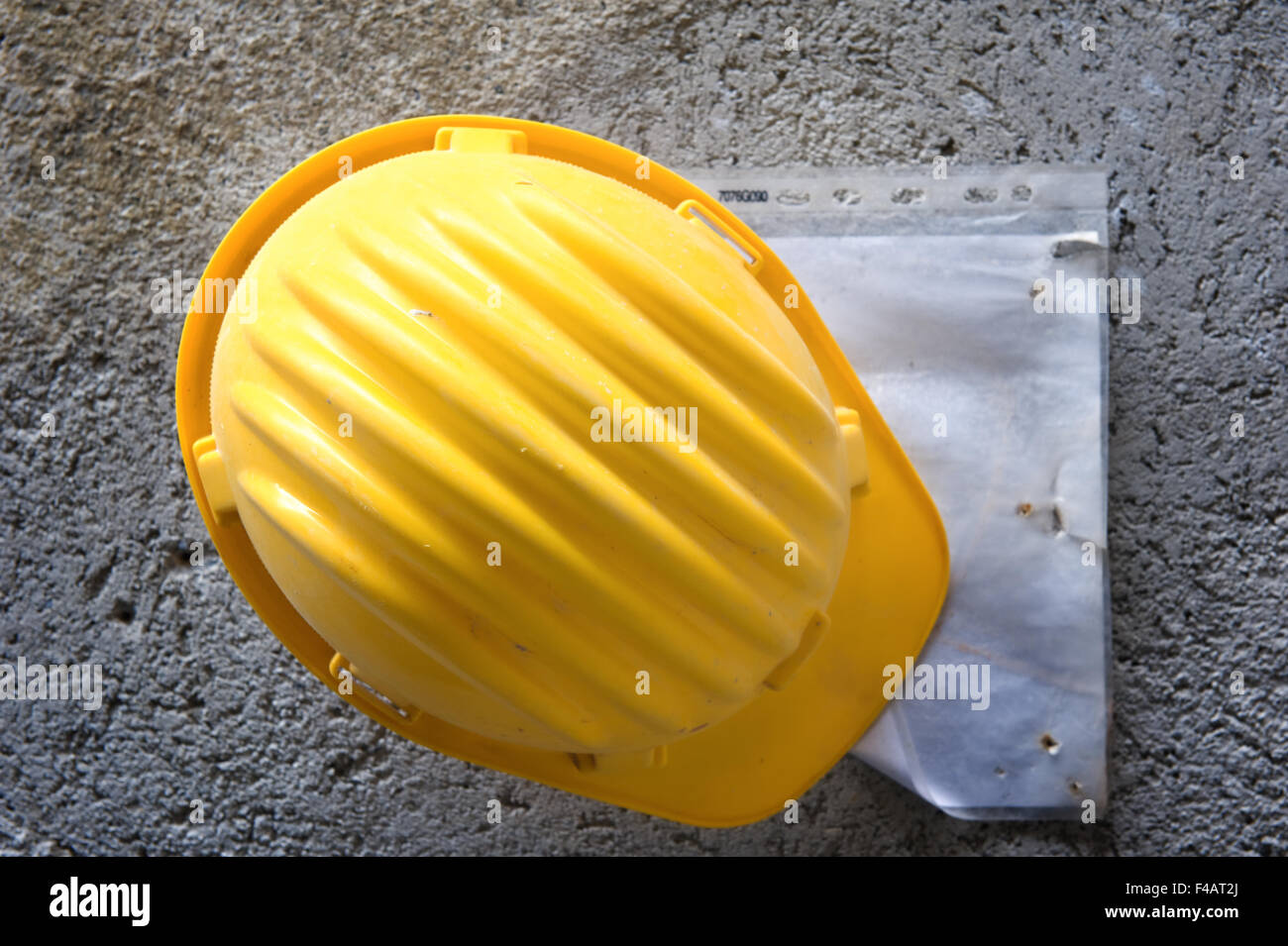 Closing shell hi-res stock photography and images - Alamy