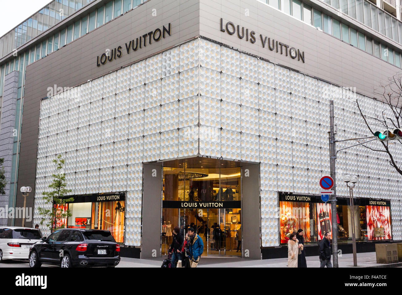 Japan. Louis Vuitton, French brand name handbag store store Stock Photo: 88749150 - Alamy