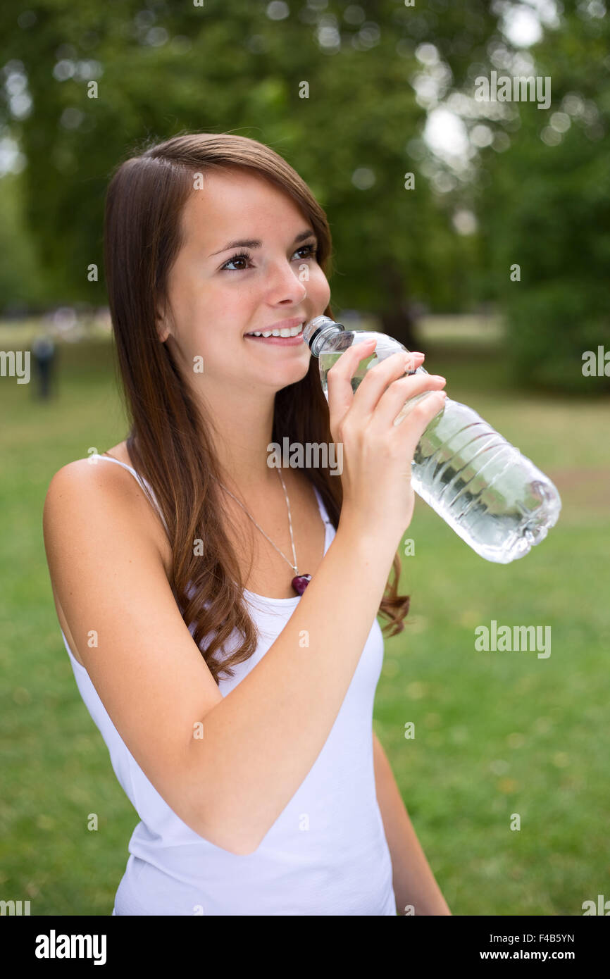 Teenage girl water bottle hi-res stock photography and images - Alamy